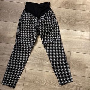 Old navy maternity pixie pants